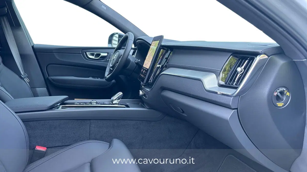 Volvo XC60 nuova a Ferrara (5)