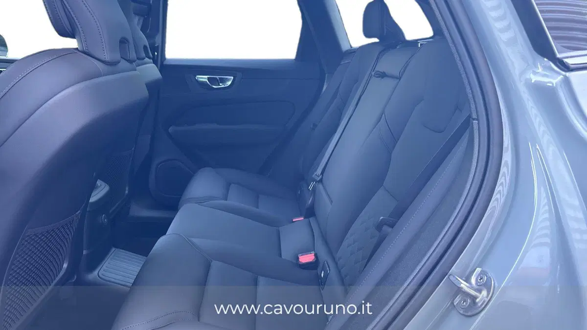 Volvo XC60 nuova a Ferrara (7)