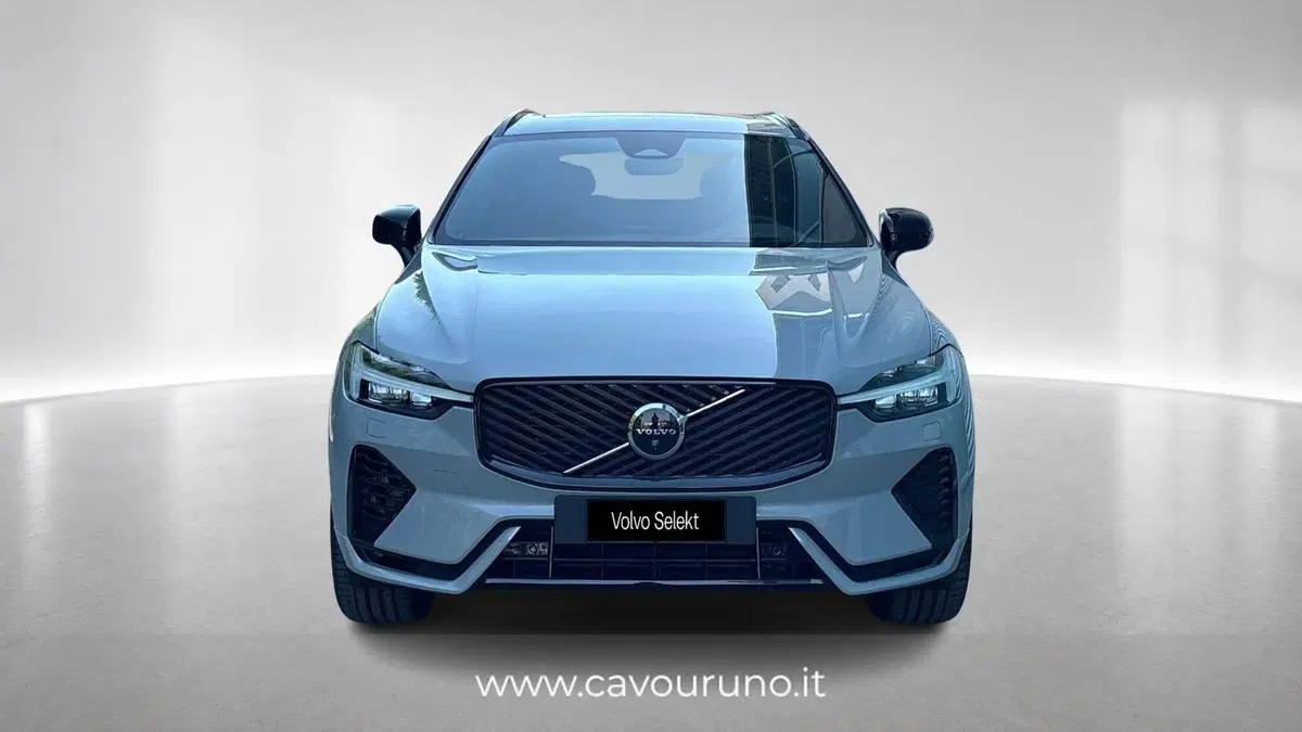Volvo XC60 nuova a Ferrara (9)