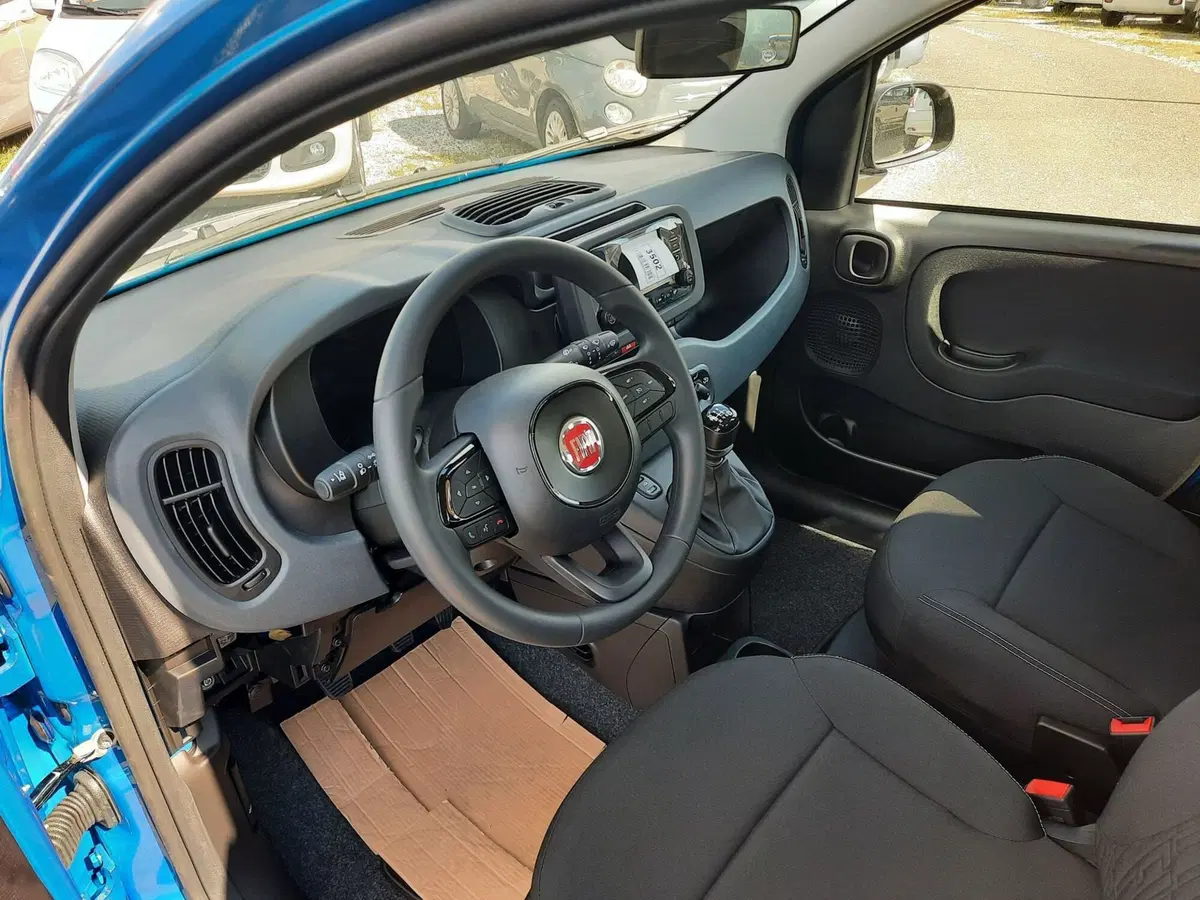 Fiat Pandina nuova a La Spezia (14)