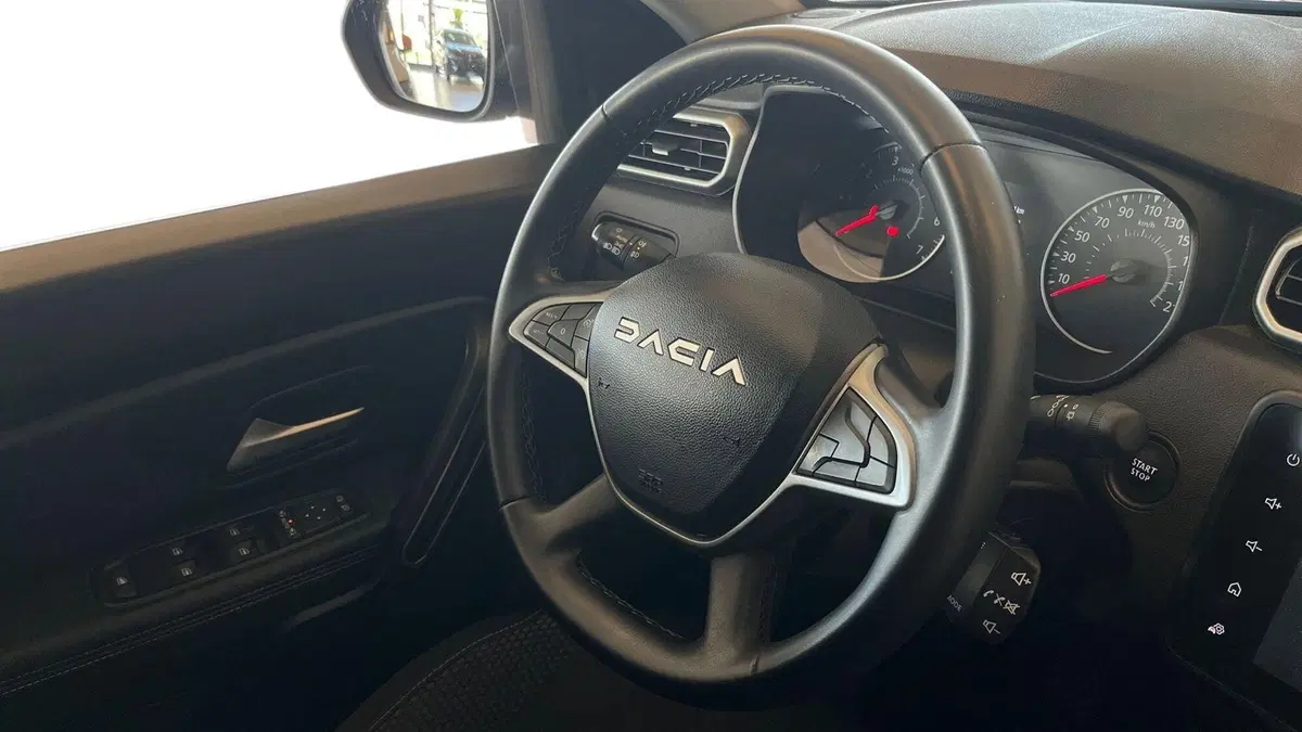 Dacia Duster usata a Catania (7)