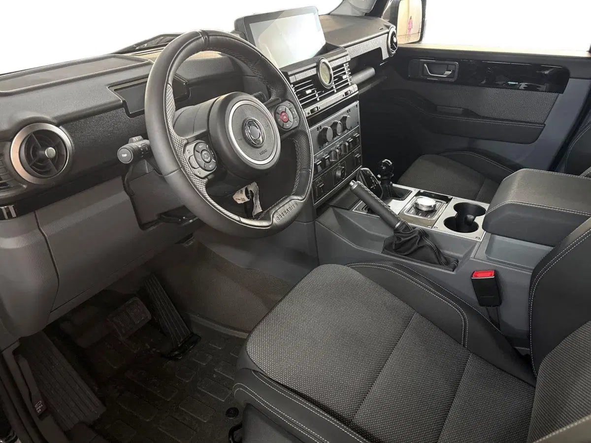 Ineos Grenadier Pick-up nuova a Bari (10)