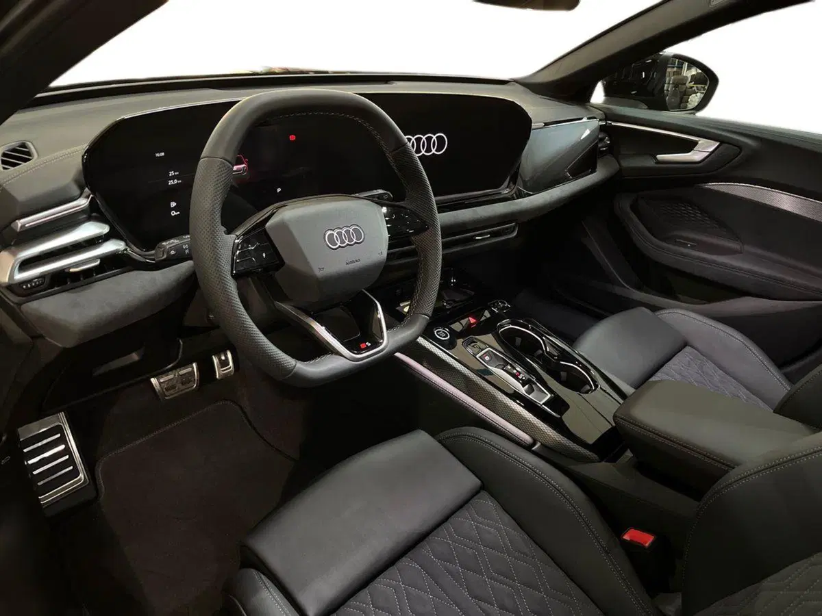 Audi A5 Avant nuova a Bari (10)