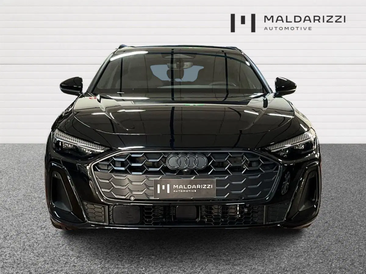 Audi A5 Avant nuova a Bari (2)