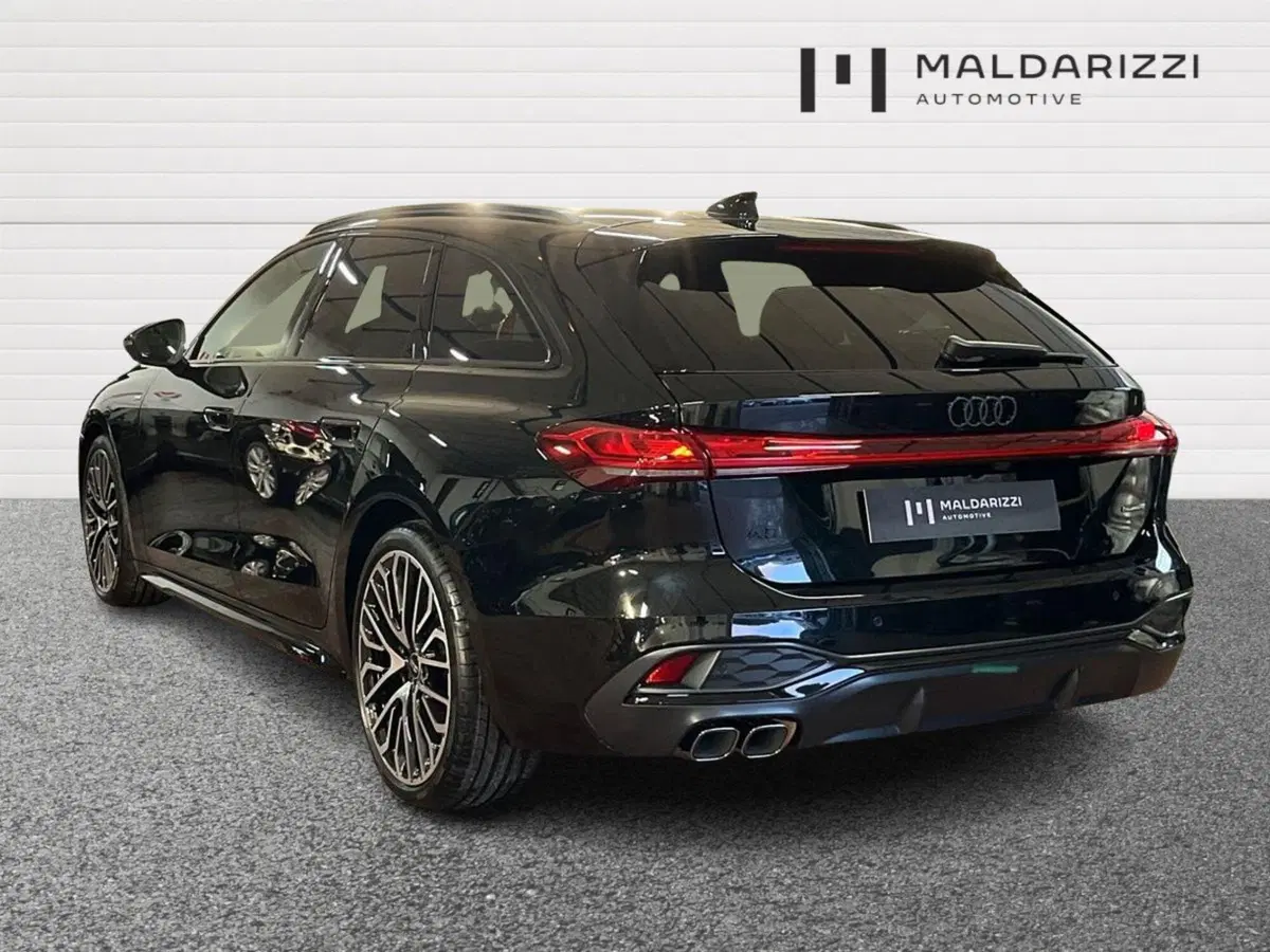 Audi A5 Avant nuova a Bari (4)