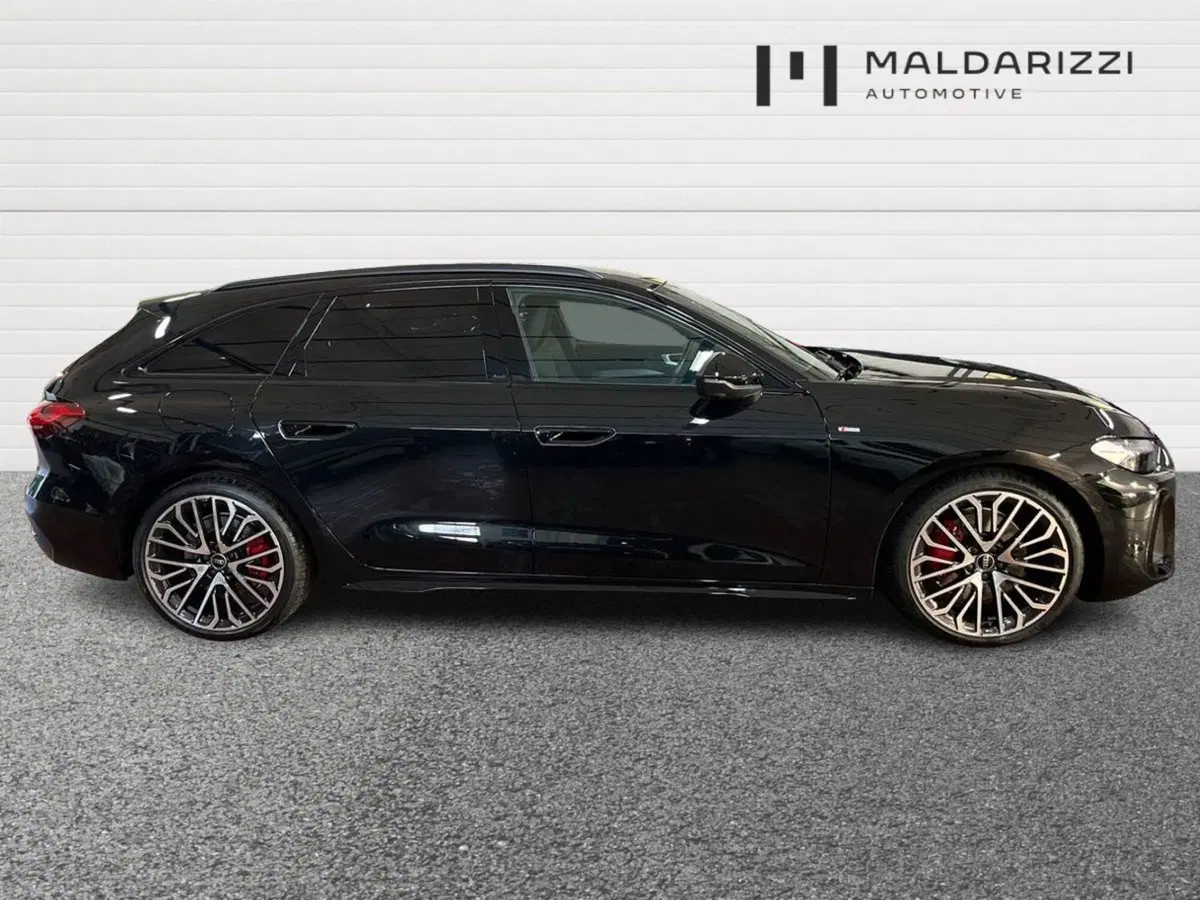 Audi A5 Avant nuova a Bari (5)