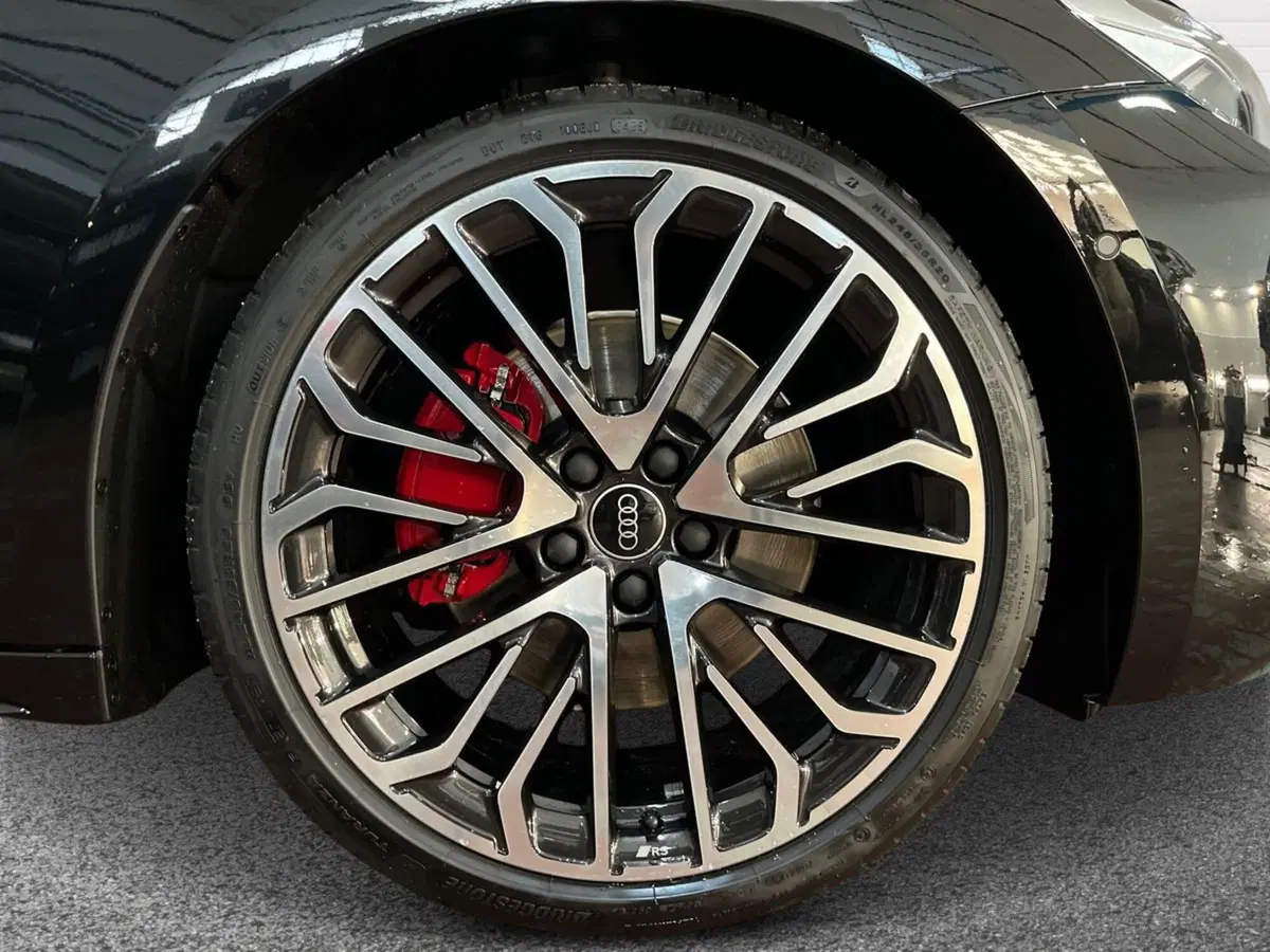 Audi A5 Avant nuova a Bari (6)