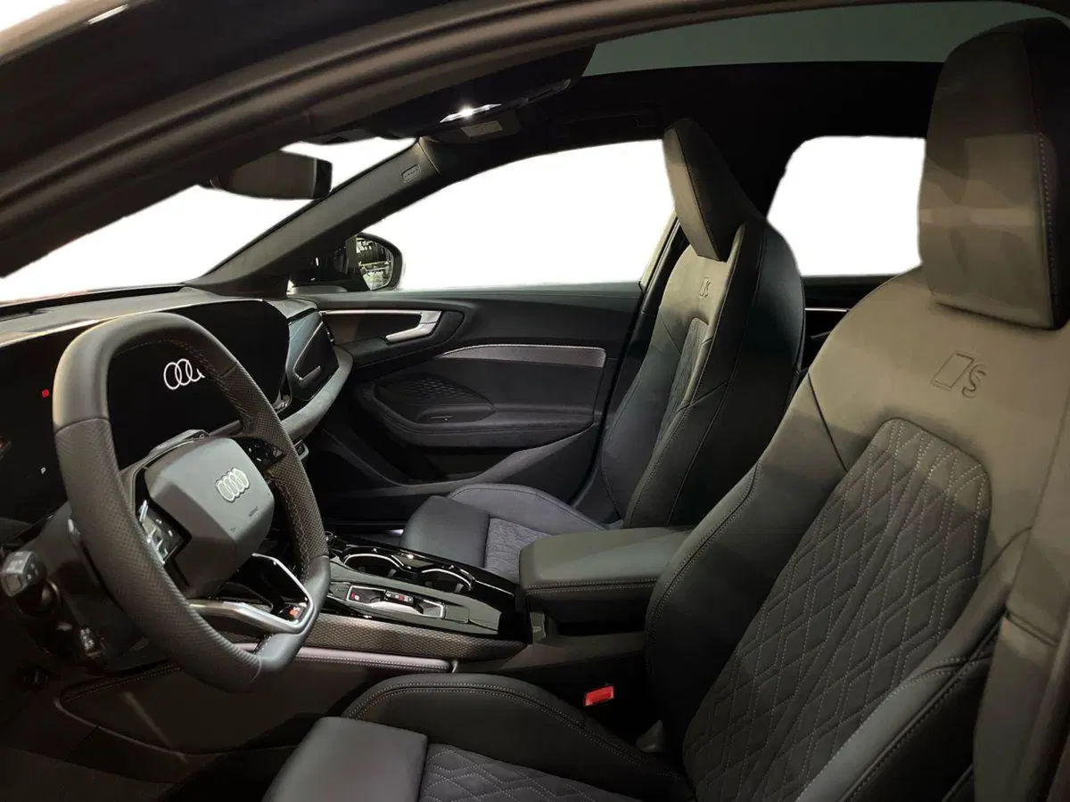 Audi A5 Avant nuova a Bari (7)
