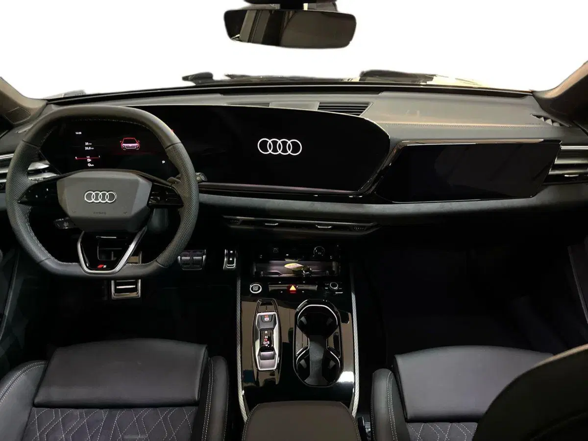 Audi A5 Avant nuova a Bari (8)