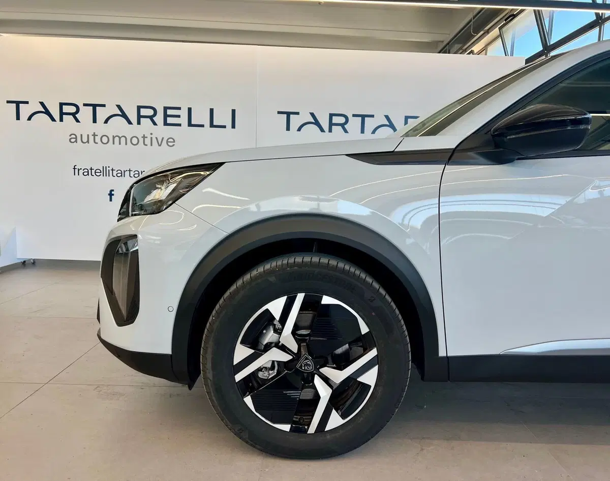 Peugeot 2008 nuova a Bari (4)