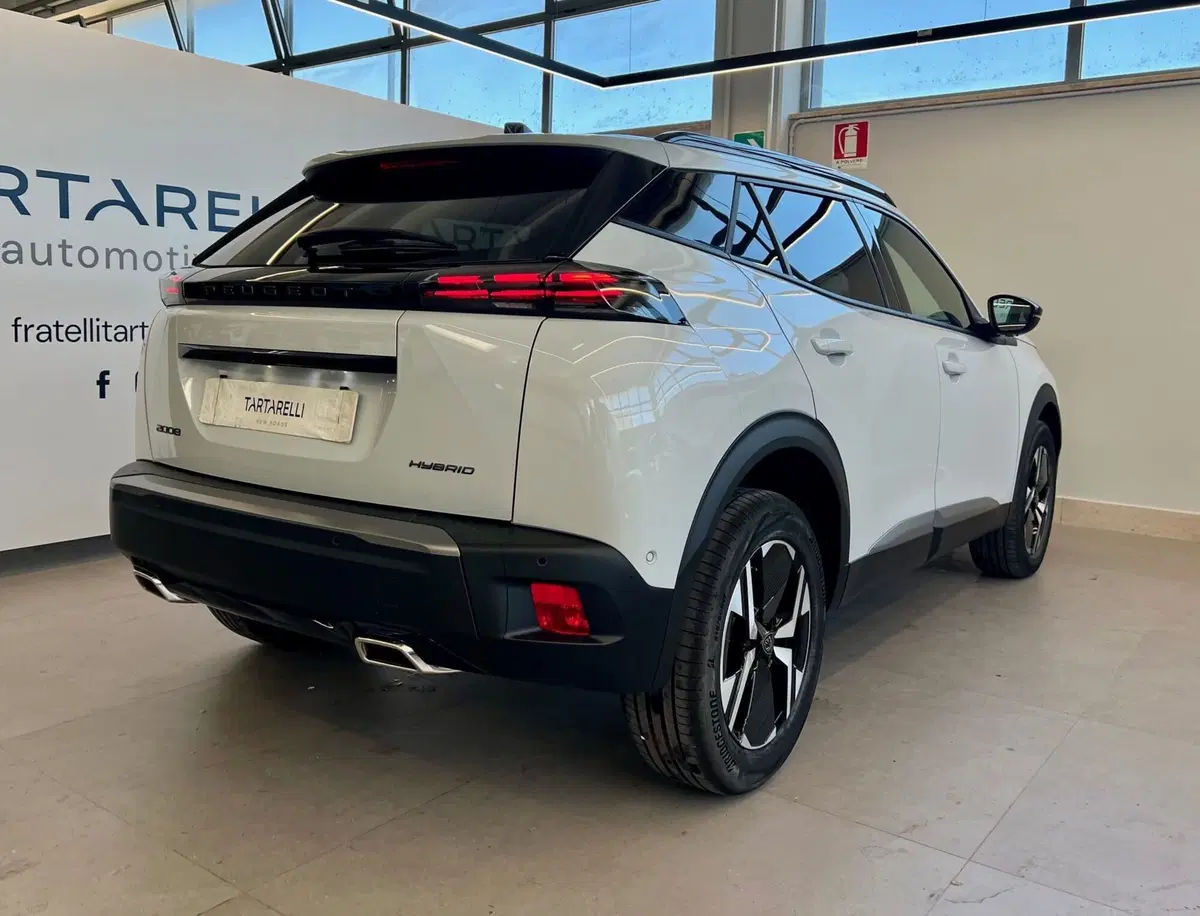 Peugeot 2008 nuova a Bari (8)
