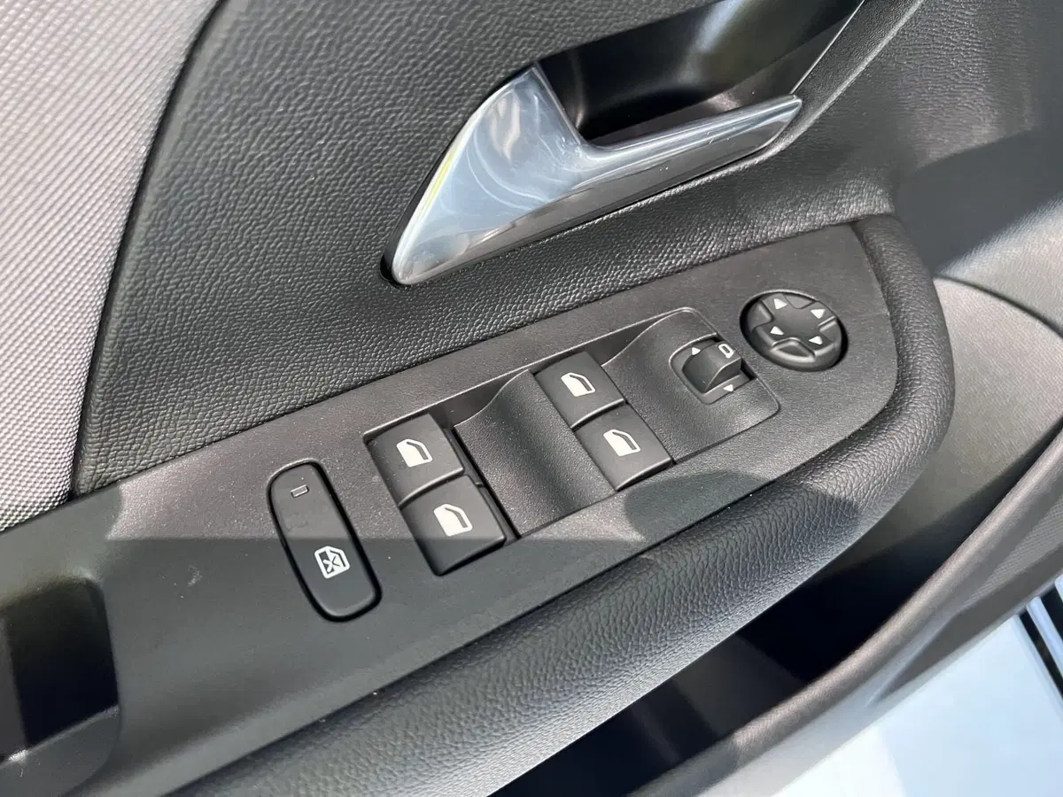 Opel Mokka nuova a Bari (14)