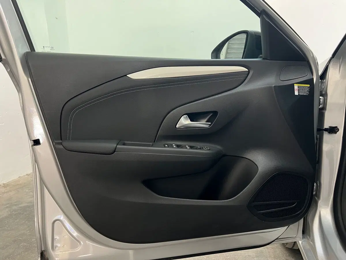 Opel Corsa nuova a Bari (11)
