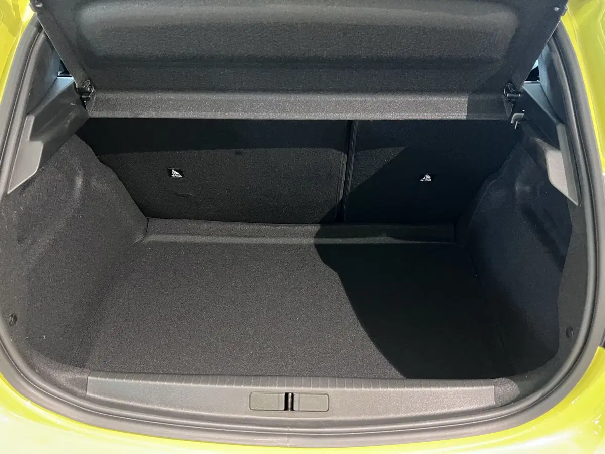Peugeot 208 nuova a Bari (11)