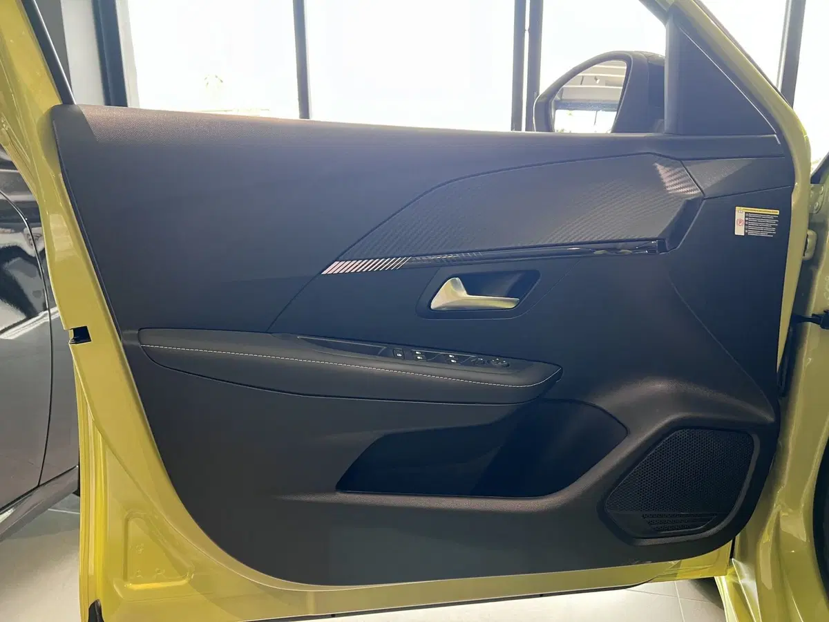 Peugeot 208 nuova a Bari (8)