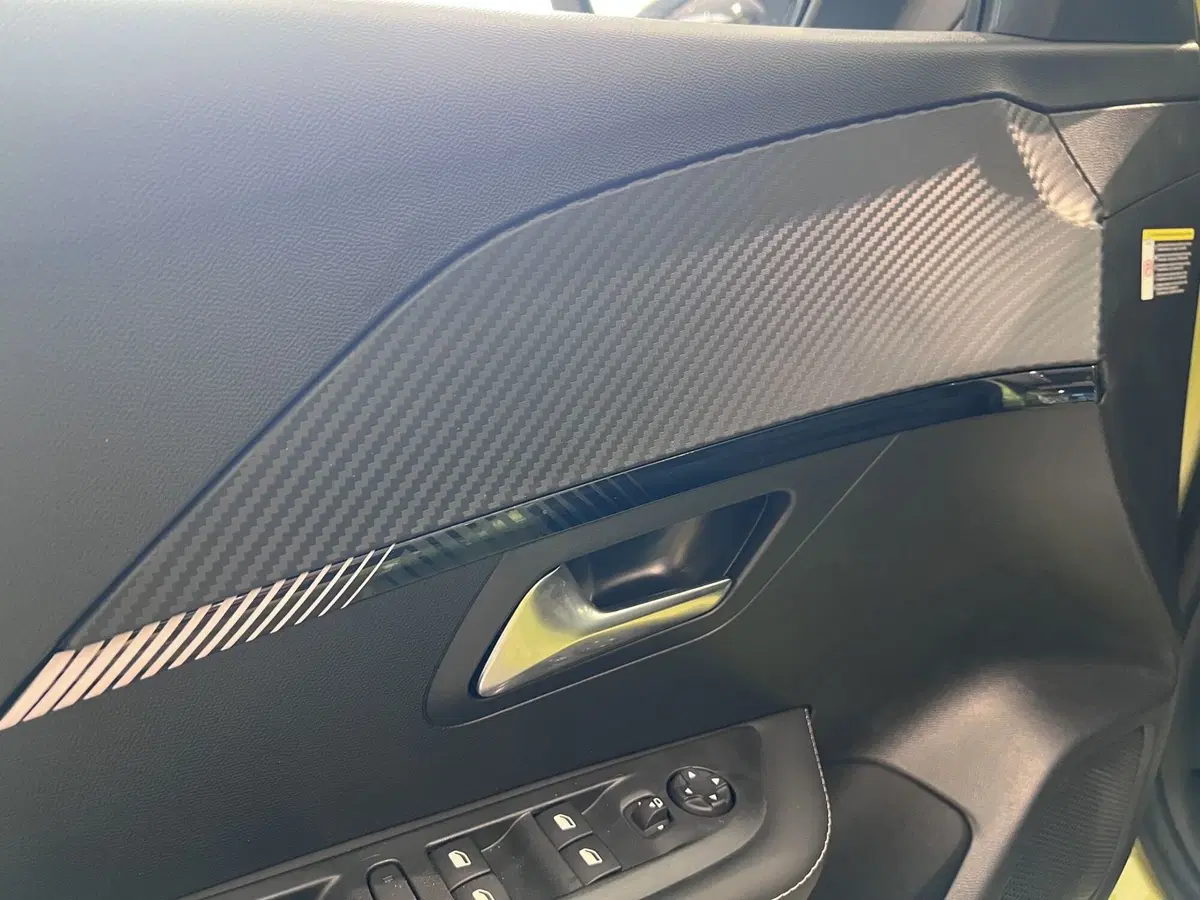 Peugeot 208 nuova a Bari (9)