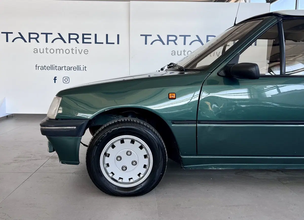 Peugeot 205 Cabrio usata a Bari (4)