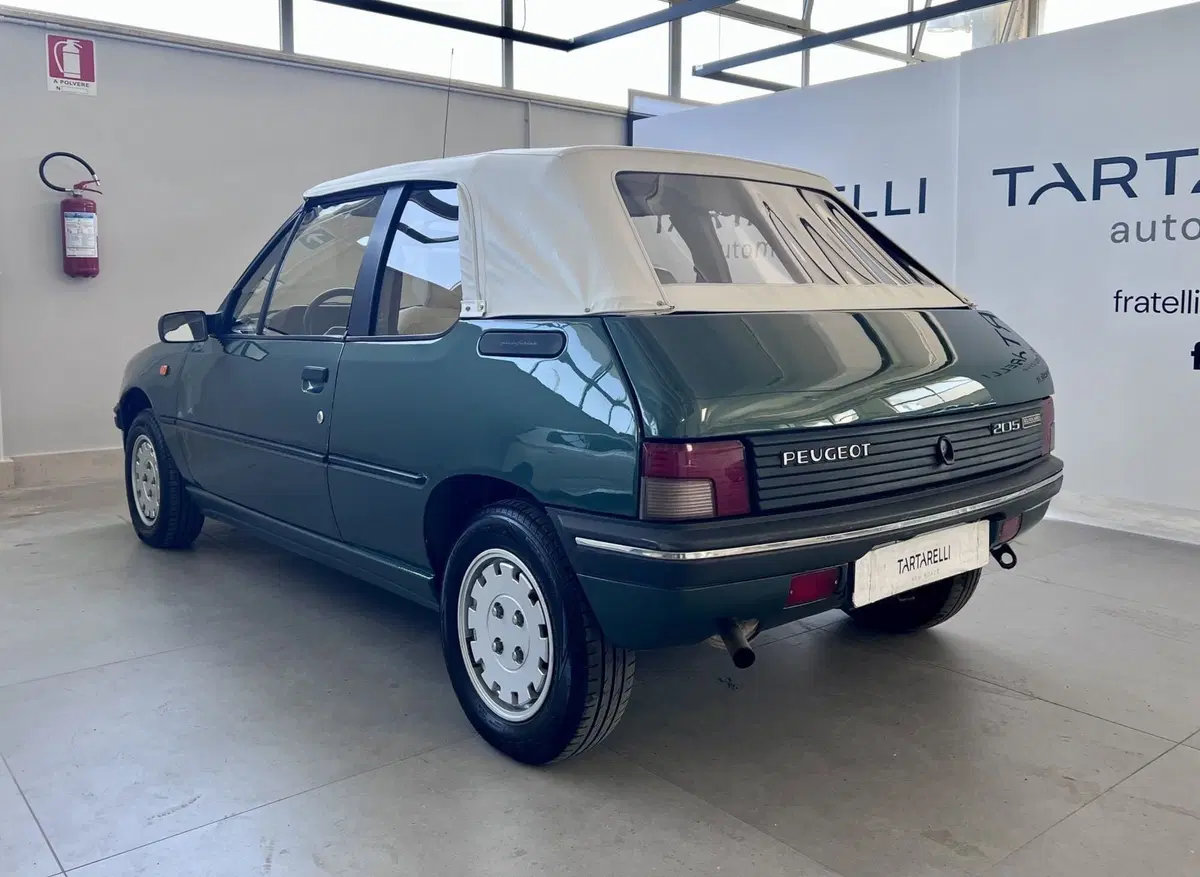 Peugeot 205 Cabrio usata a Bari (5)
