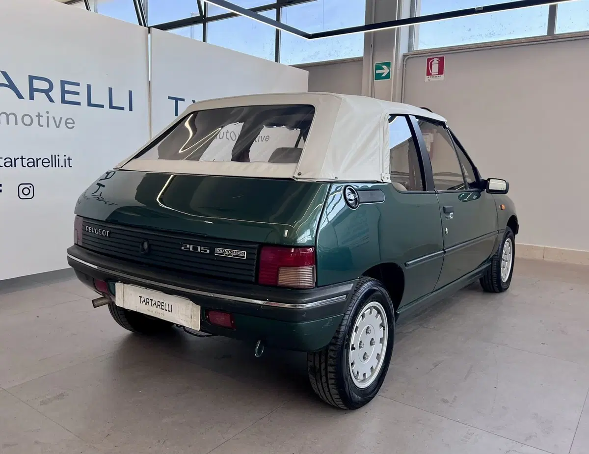 Peugeot 205 Cabrio usata a Bari (8)