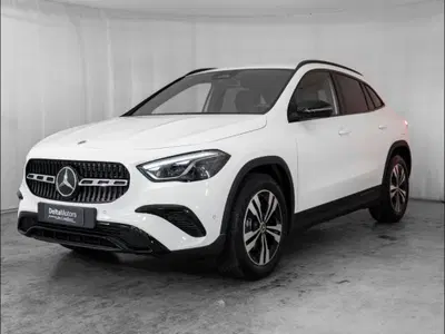 Mercedes-Benz GLA SUV 200 d Automatic Executive nuova a Montecosaro