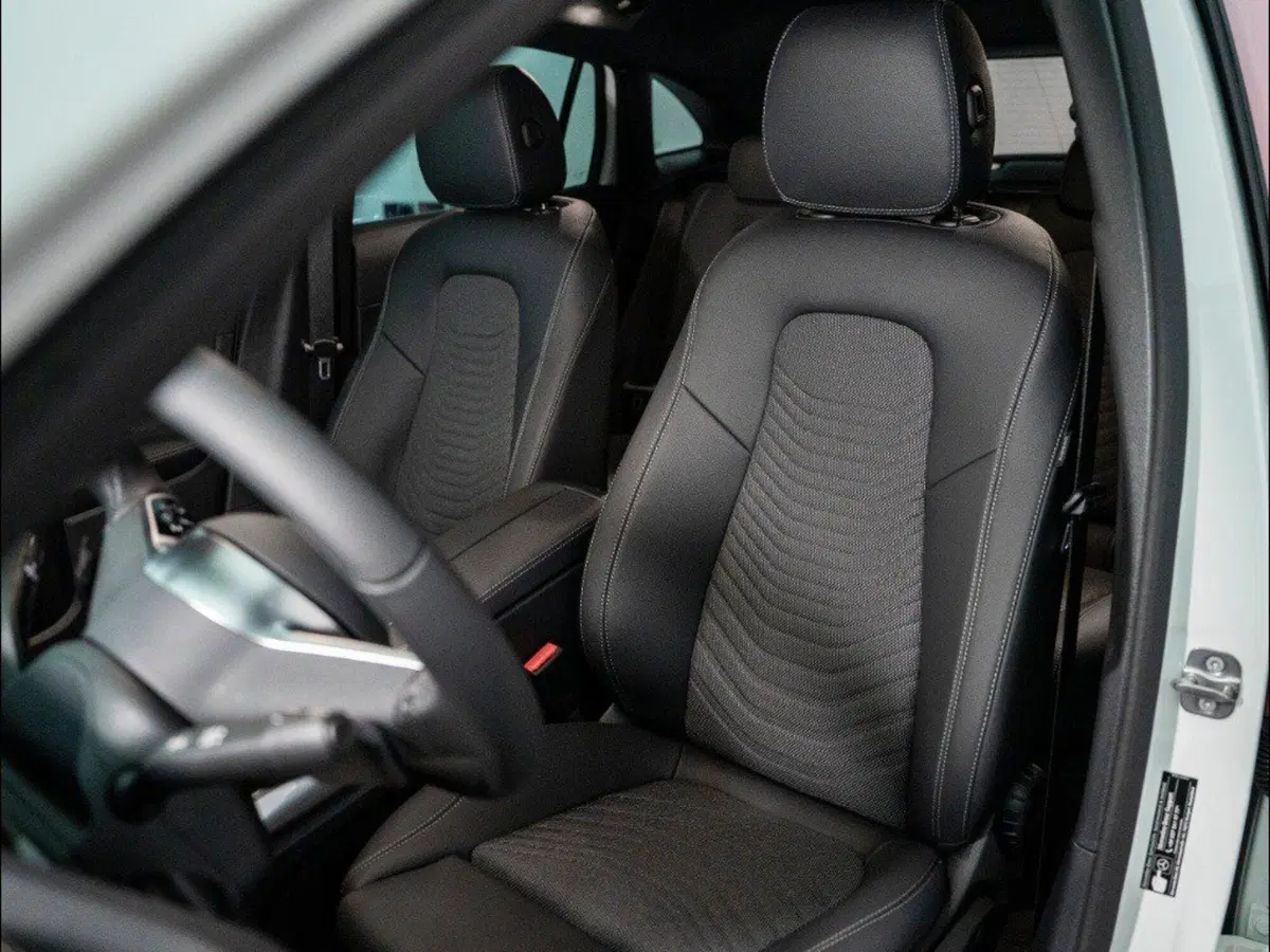Mercedes-Benz GLA SUV nuova a Macerata (14)