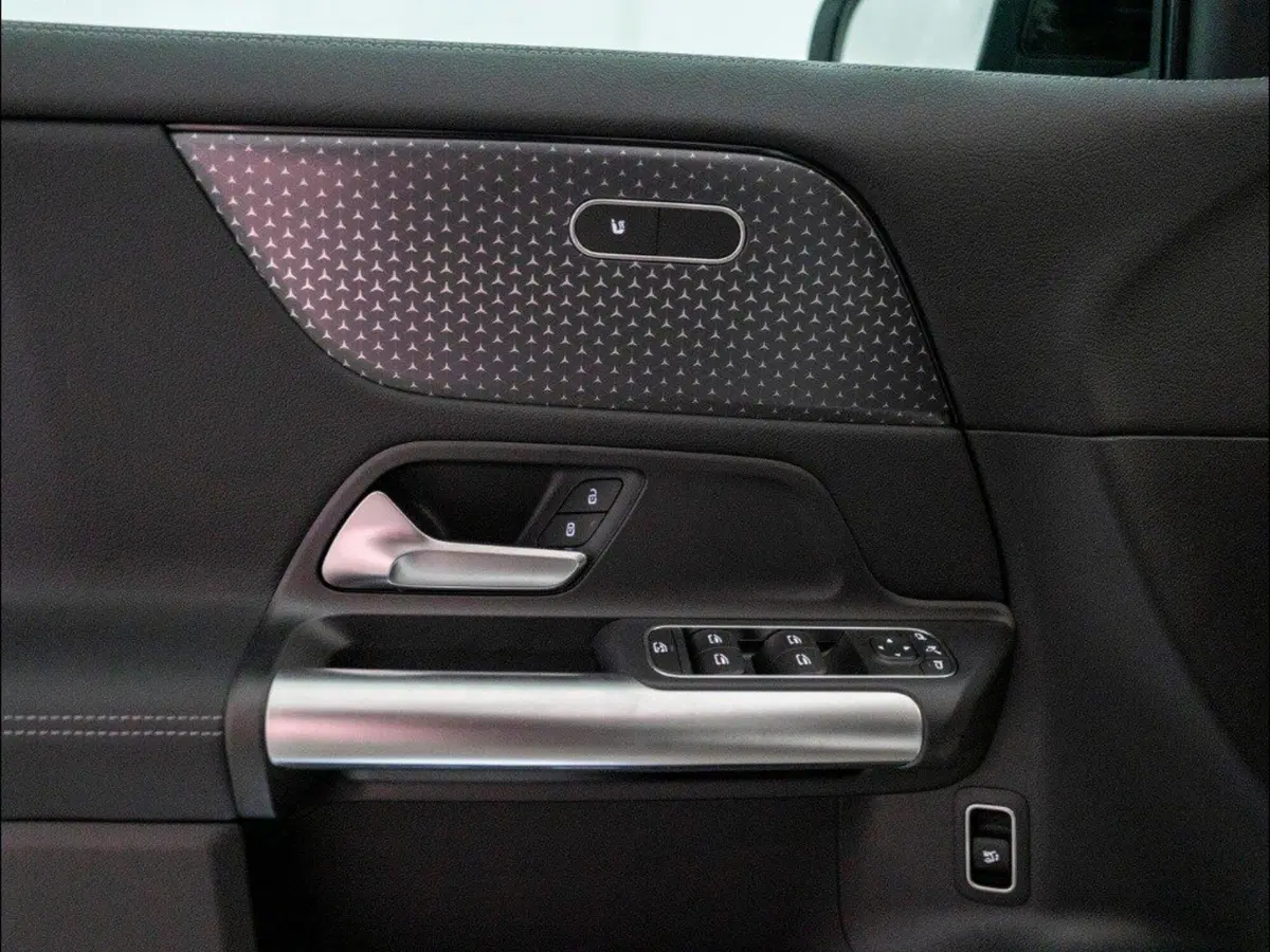 Mercedes-Benz GLA SUV nuova a Macerata (17)