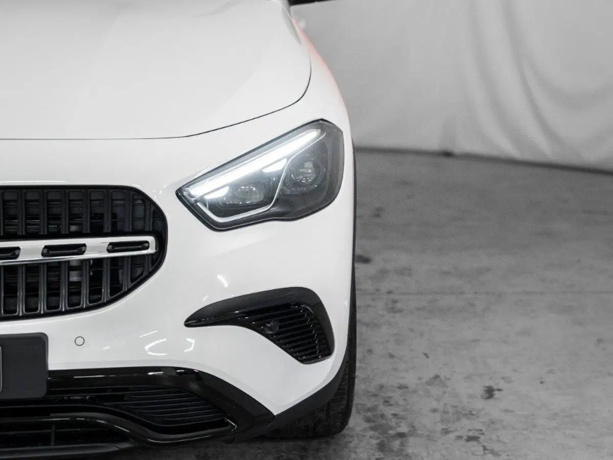 Mercedes-Benz GLA SUV nuova a Macerata (6)