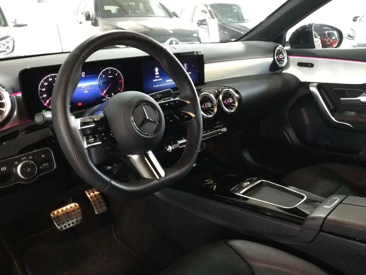 Mercedes-Benz Classe A nuova a Caserta (11)