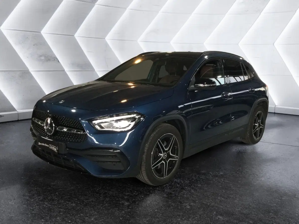 Mercedes-Benz GLA SUV usata a Caserta