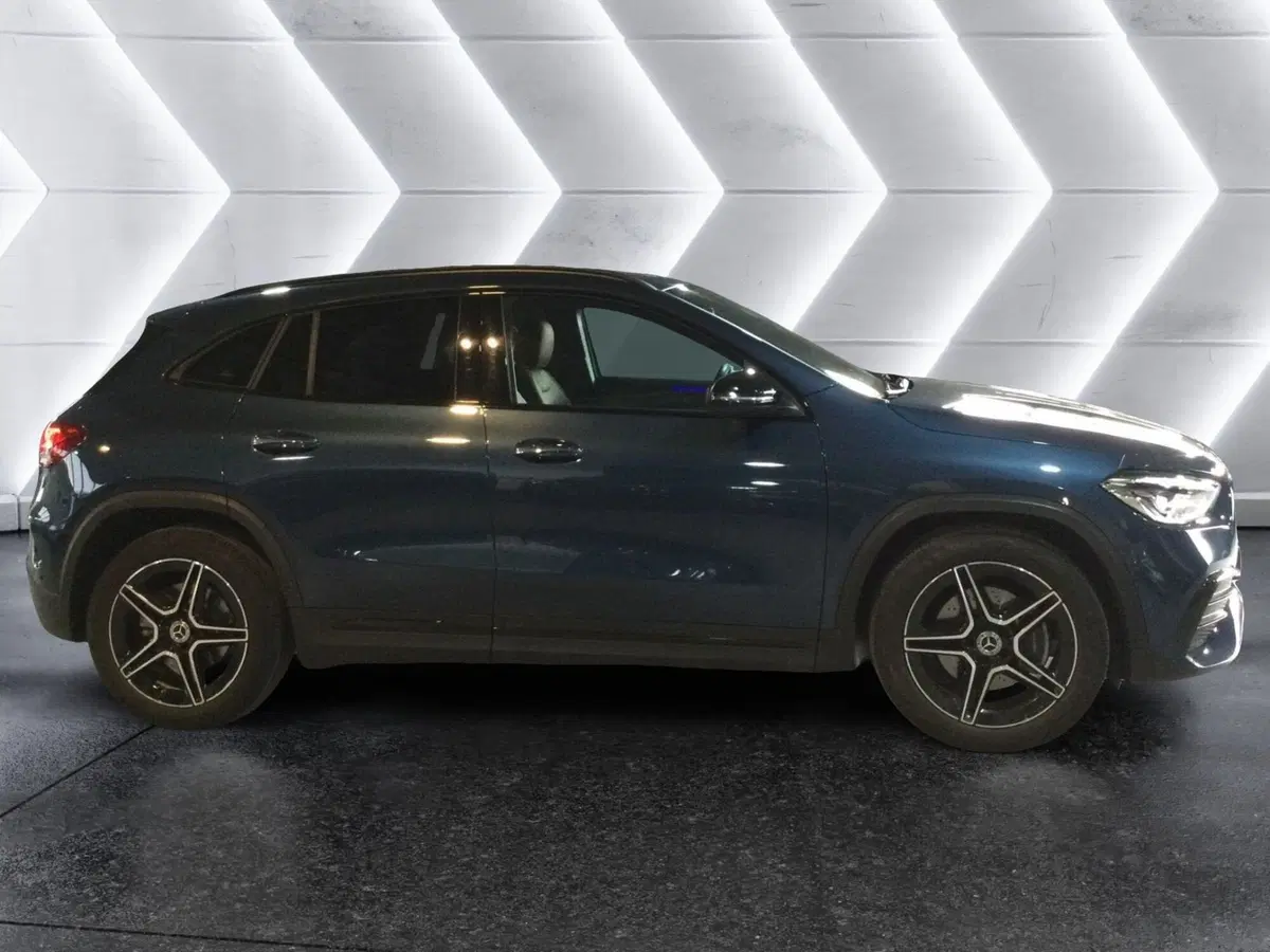 Mercedes-Benz GLA SUV usata a Caserta (4)