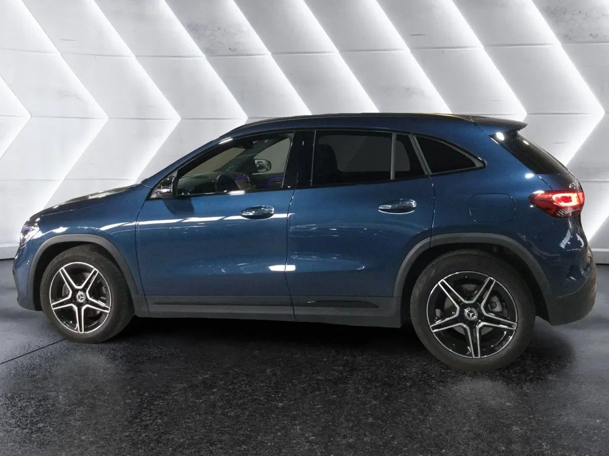 Mercedes-Benz GLA SUV usata a Caserta (8)