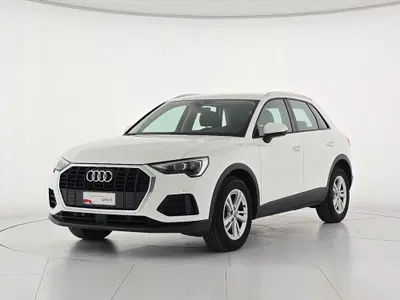 Audi Q3 35 2.0 tdi Business s-tronic del 2020 usata a Borgo San Dalmazzo
