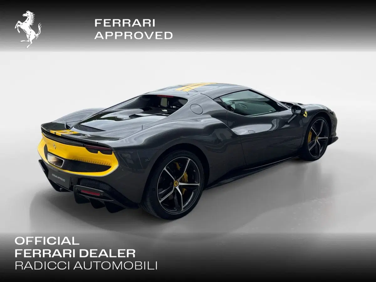 Ferrari 296 Coupé usata a Ancona (7)