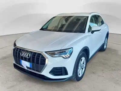 Audi Q3 35 2.0 tdi Business Advanced s-tronic del 2024 usata a Alba