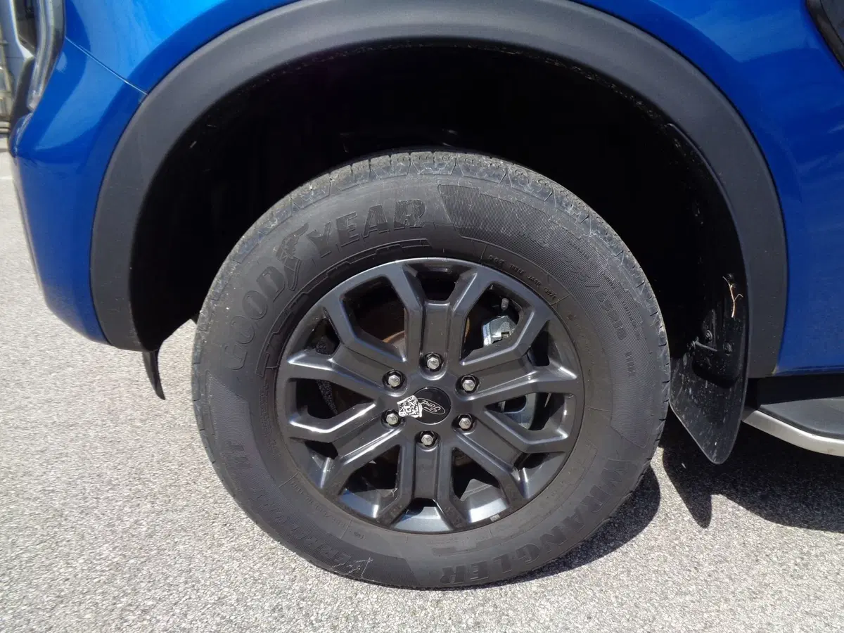 Ford Ranger Pick-up nuova a Treviso (6)