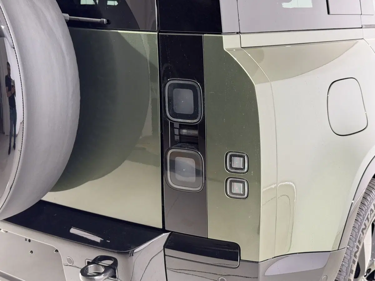 Land Rover Defender nuova a Perugia (9)