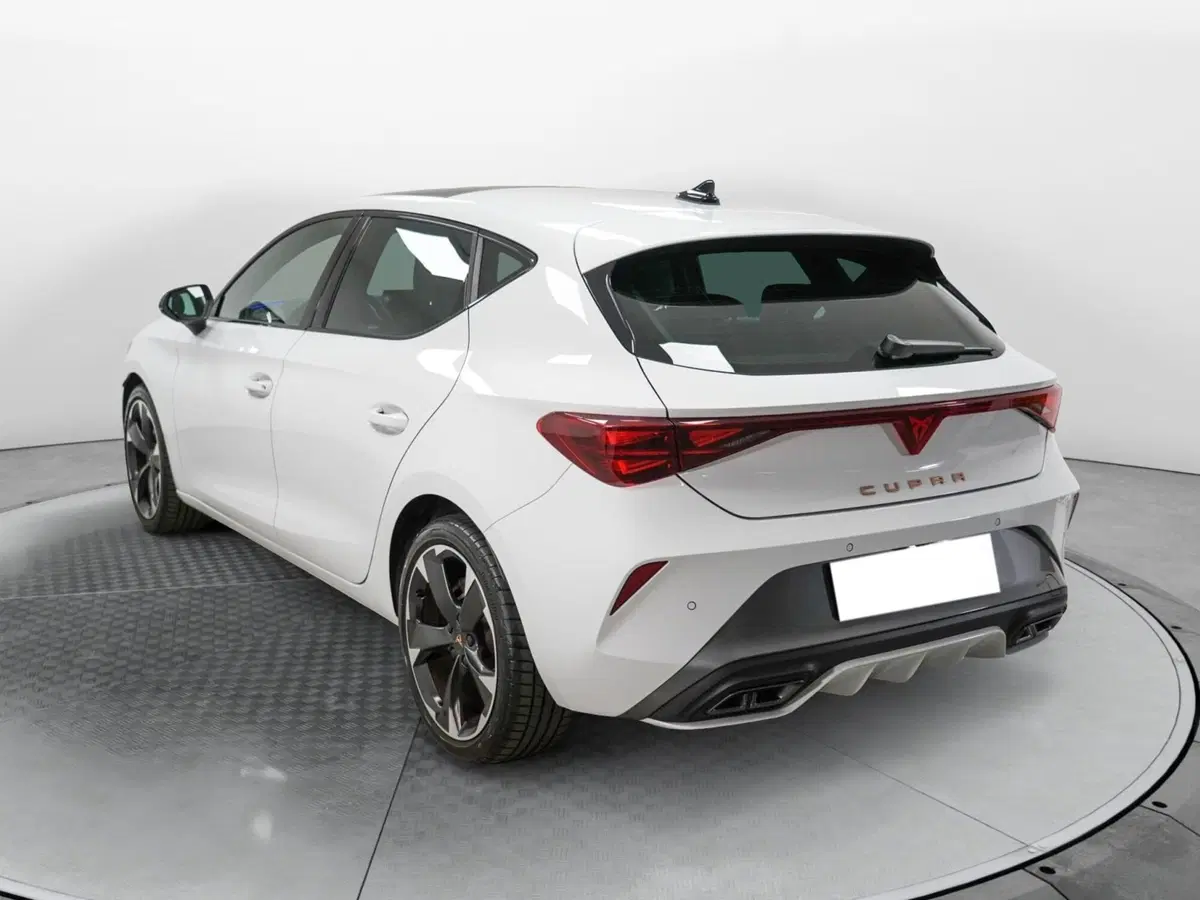 Cupra Leon usata a Varese (4)