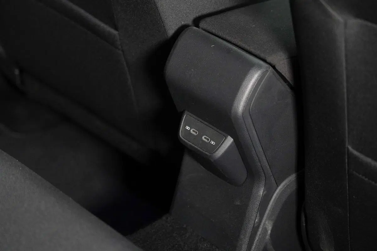 Volkswagen Taigo usata a Varese (18)