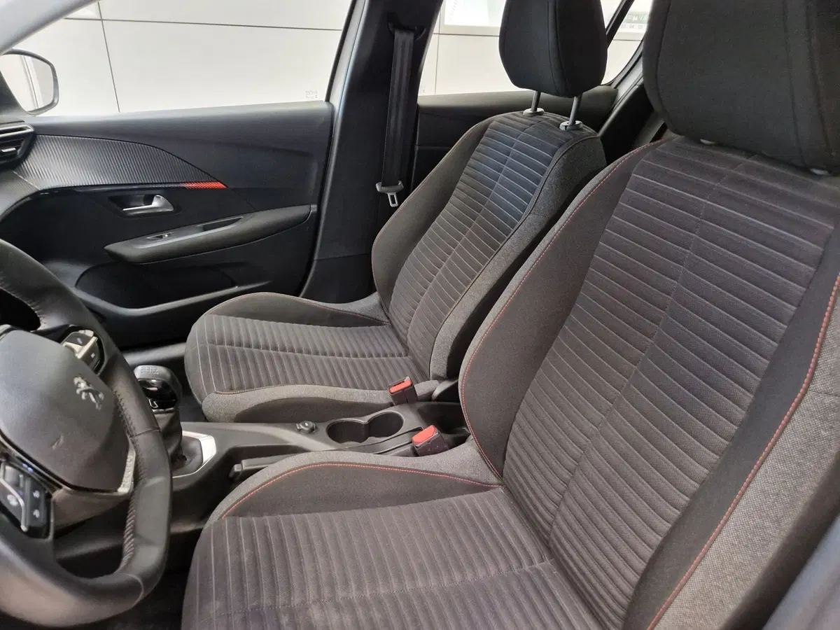 Peugeot 208 usata a Varese (8)