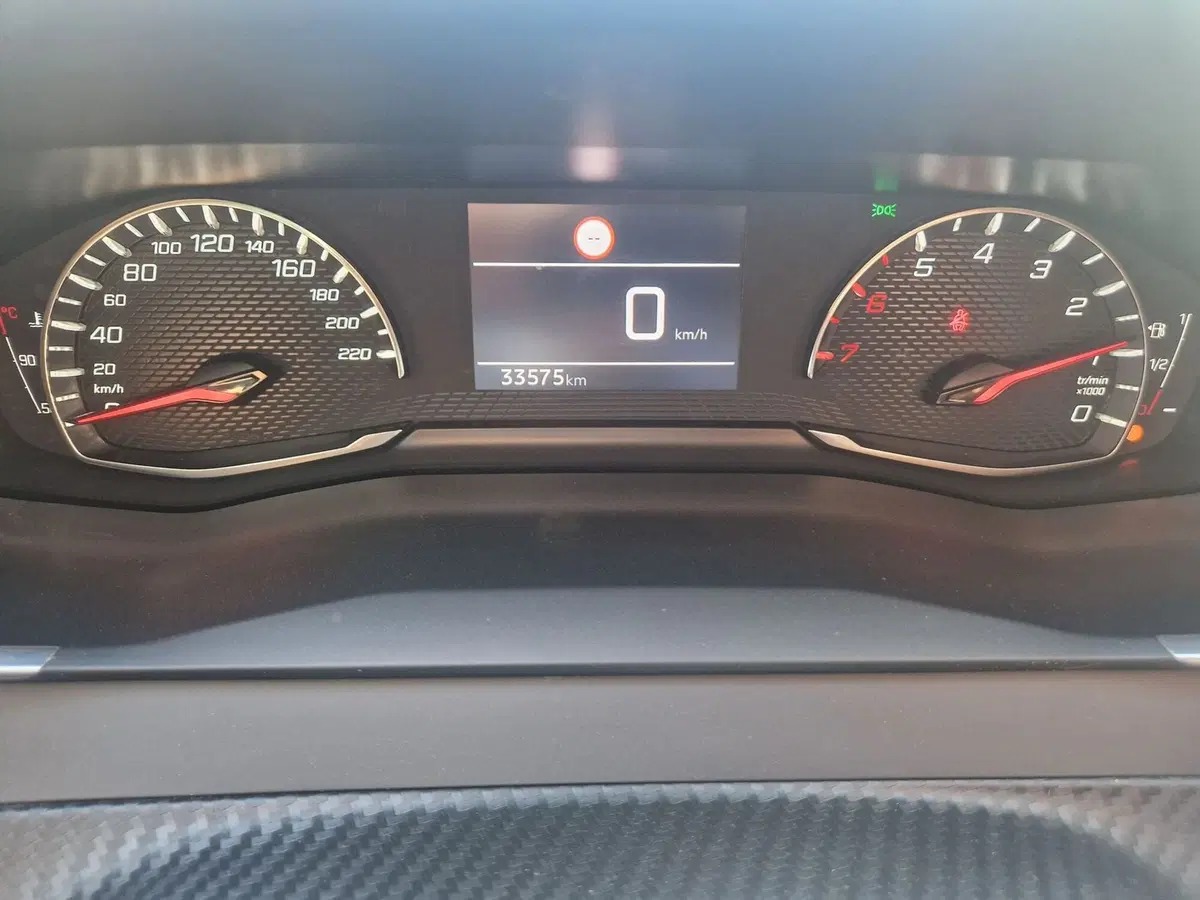 Peugeot 208 usata a Varese (9)