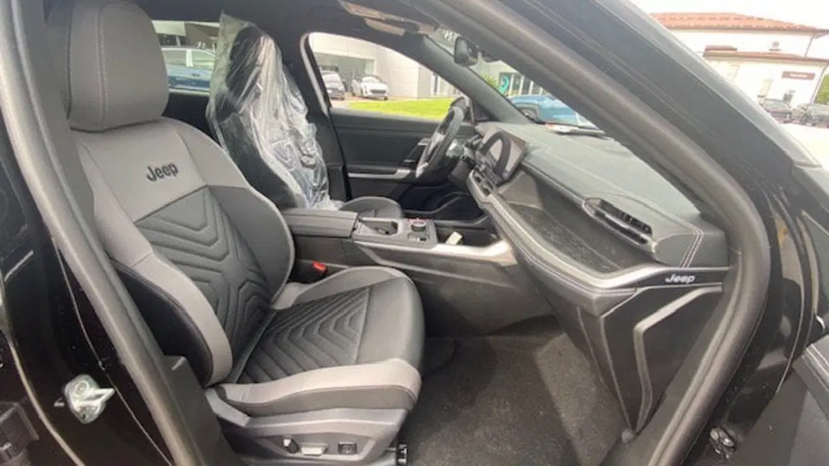 Jeep Compass nuova a Benevento (15)