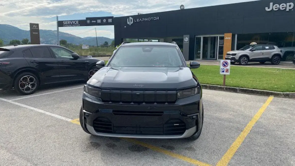 Jeep Compass nuova a Benevento (2)