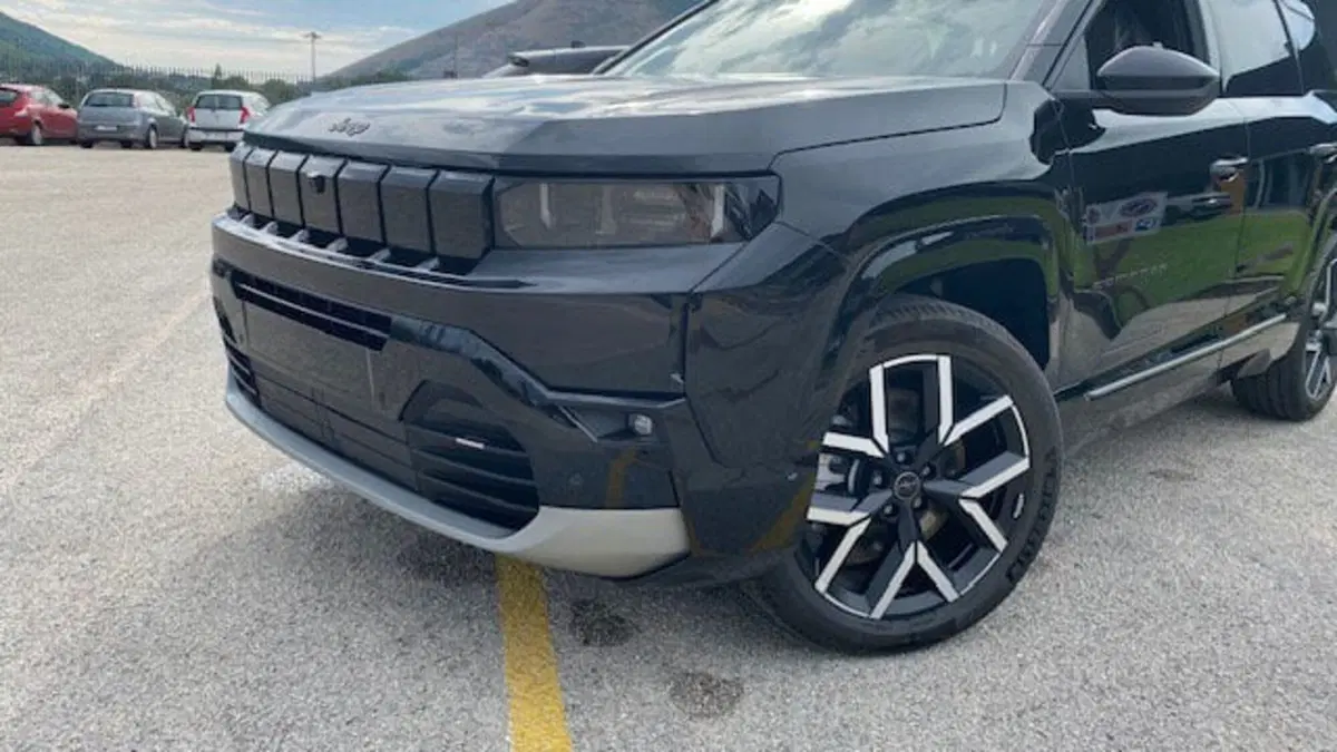 Jeep Compass nuova a Benevento (4)
