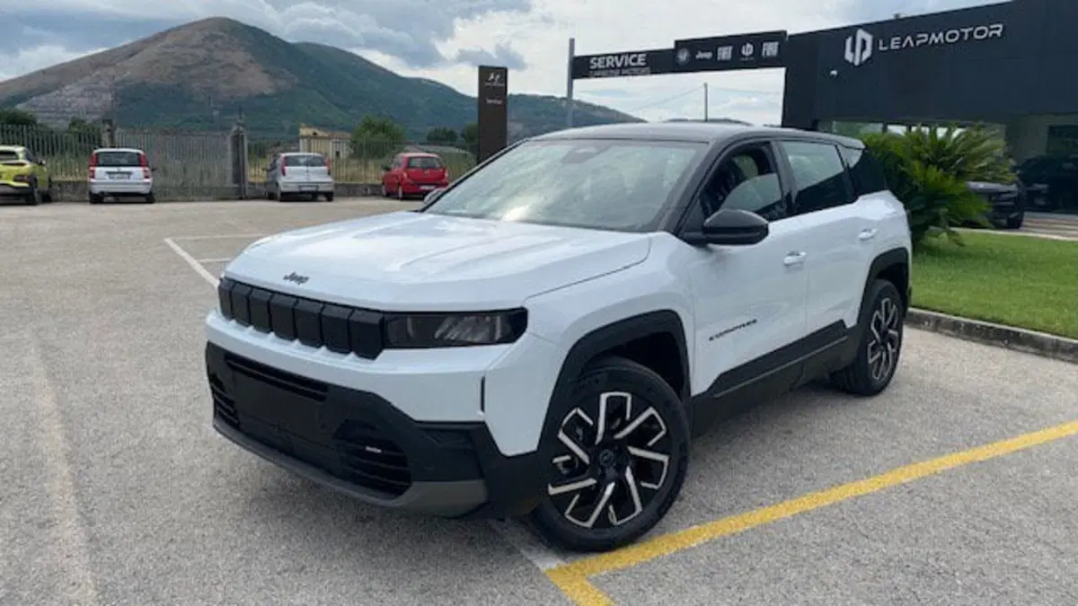 Jeep Compass nuova a Benevento