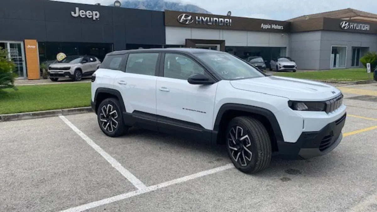 Jeep Compass nuova a Benevento (11)