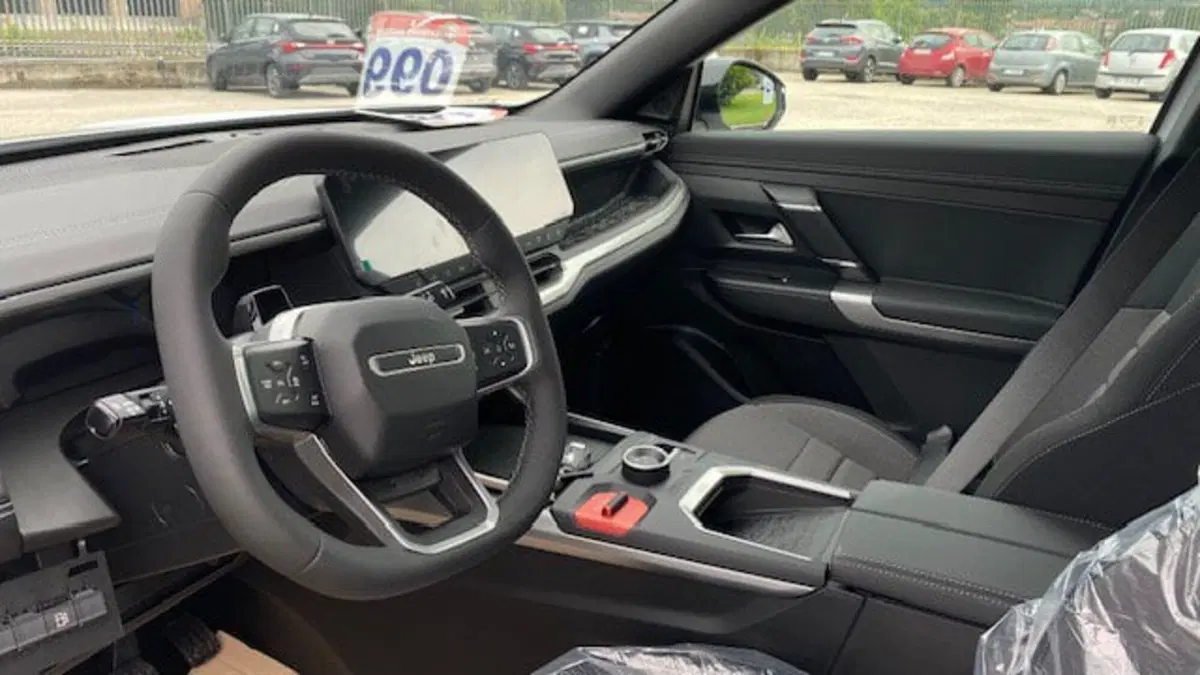 Jeep Compass nuova a Benevento (13)