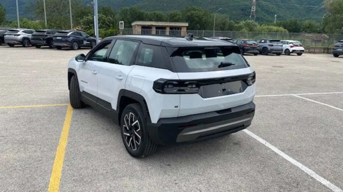 Jeep Compass nuova a Benevento (7)