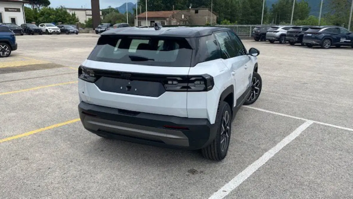 Jeep Compass nuova a Benevento (8)