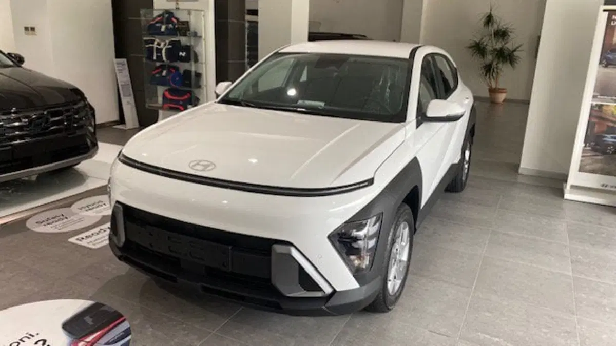 Hyundai Kona nuova a Benevento (2)
