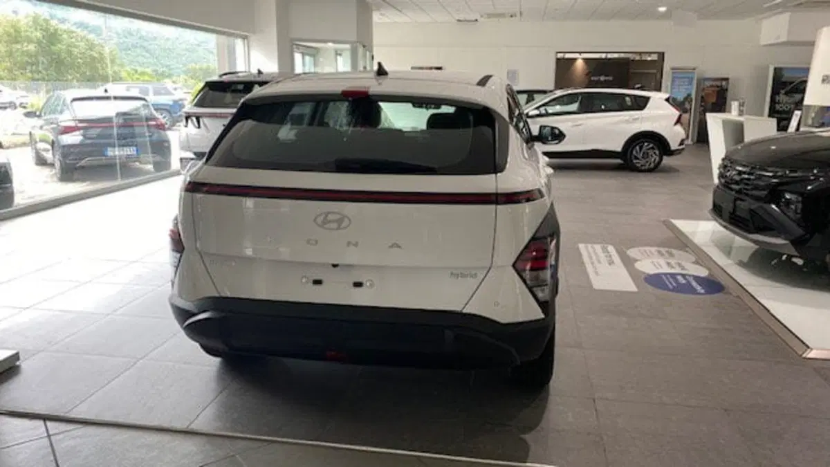 Hyundai Kona nuova a Benevento (4)